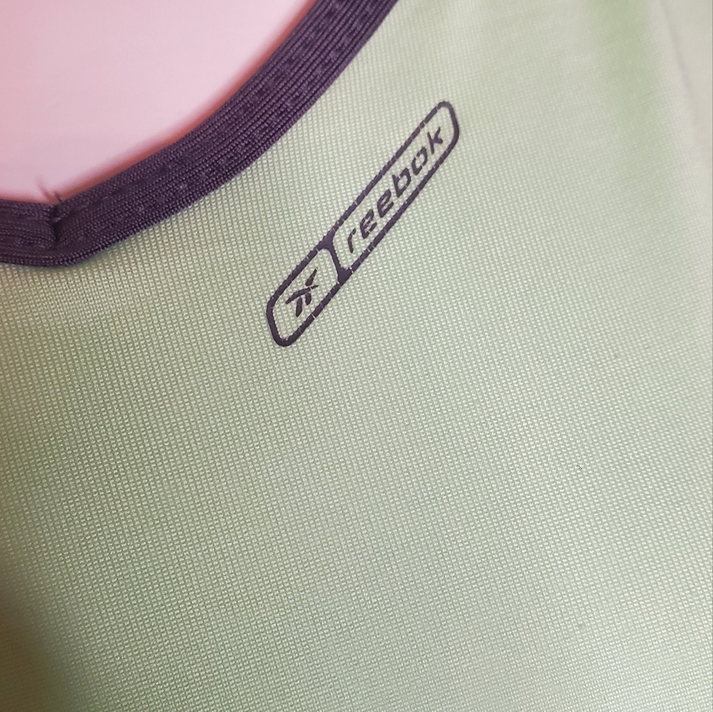 REEBOK -size M- PULLOVER/HOODIE - LONG SLEEVES - Picture 5 of 11